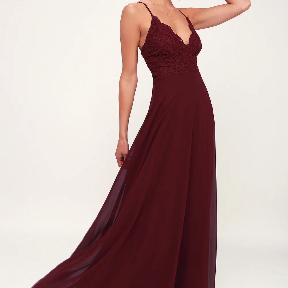 Lulus NWT, size small gorgeous burgundy maxi dress with great detailing on top.